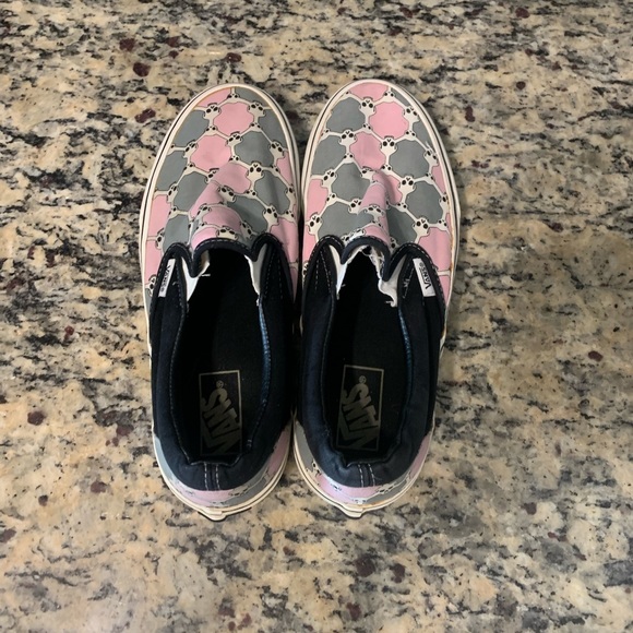 Vans Pink Skull Cross Bone Shoes - Size 9 Womens - Picture 6 of 6